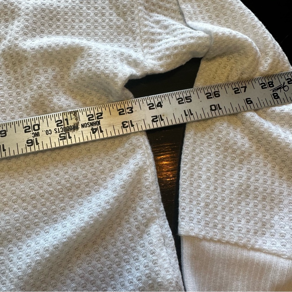 Tommy Hilfiger Medium Cardigan Lot Two Pack White and Red Never Worn Long Sleeve - Picture 3 of 12
